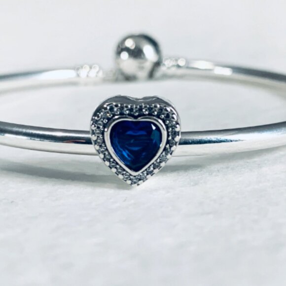 NEW Authentic Pandora Sparkling Blue Heart Charm / Pandora Bracelet - Picture 2 of 5